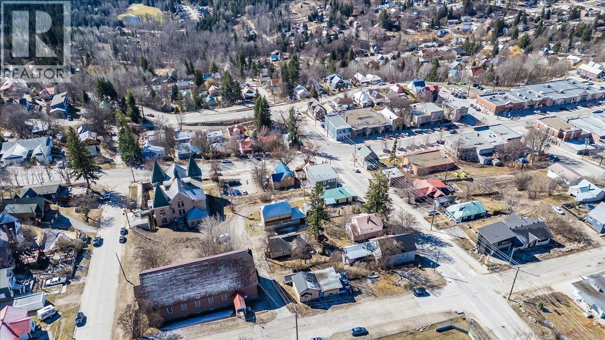 2243 First Avenue, Rossland