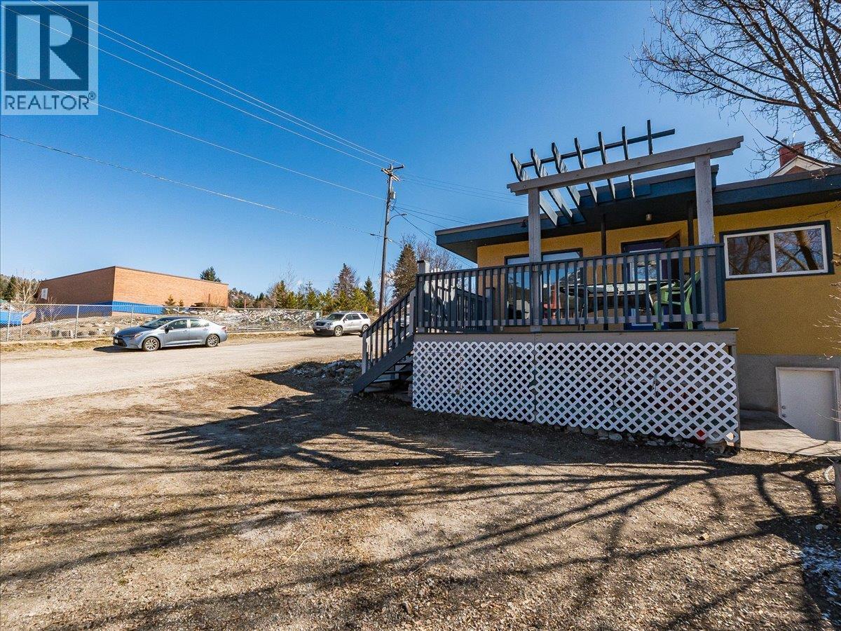 2243 First Avenue, Rossland