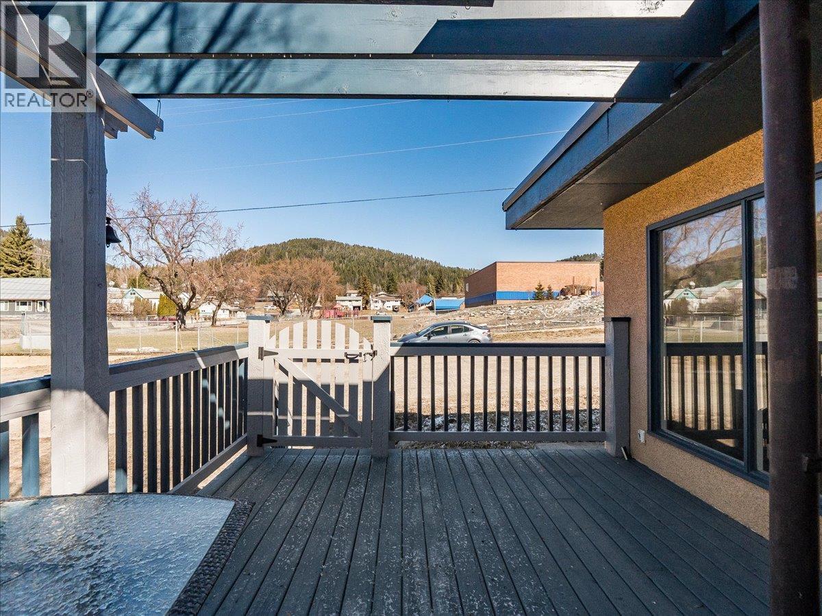 2243 First Avenue, Rossland