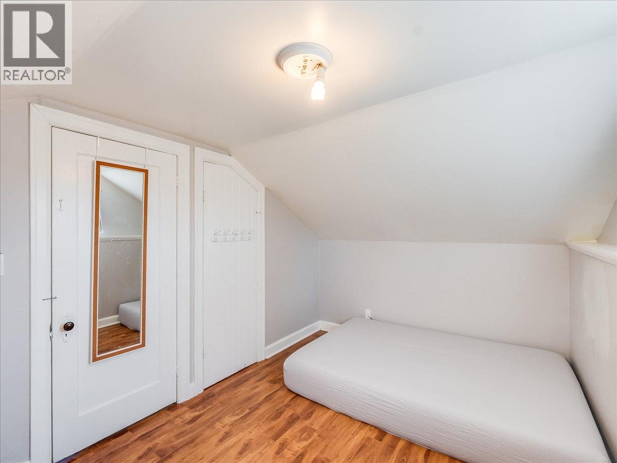 2243 First Avenue, Rossland