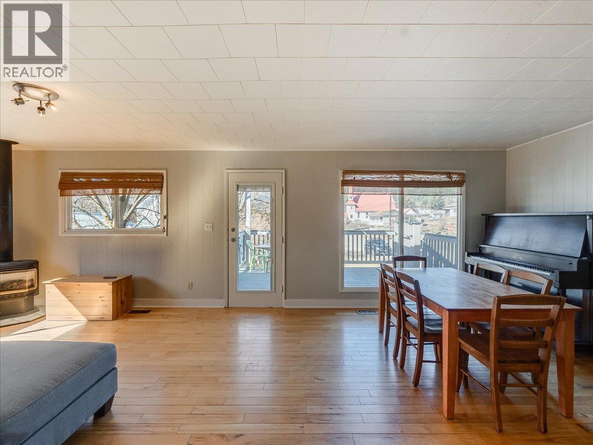 2243 First Avenue, Rossland