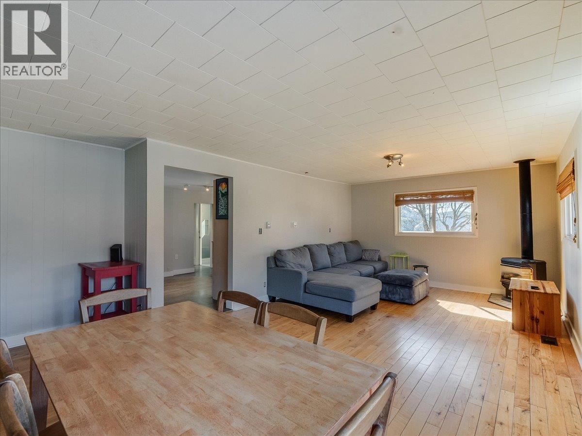 2243 First Avenue, Rossland