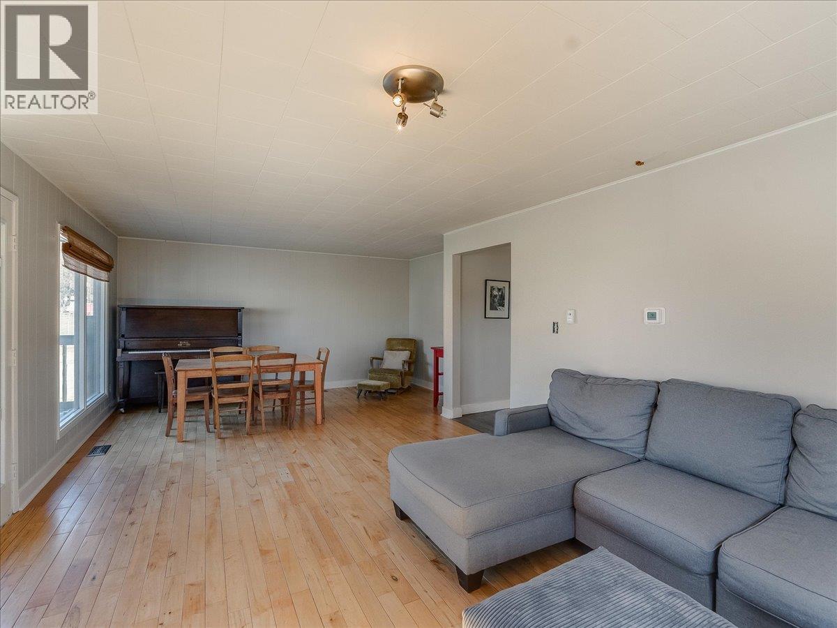 2243 First Avenue, Rossland