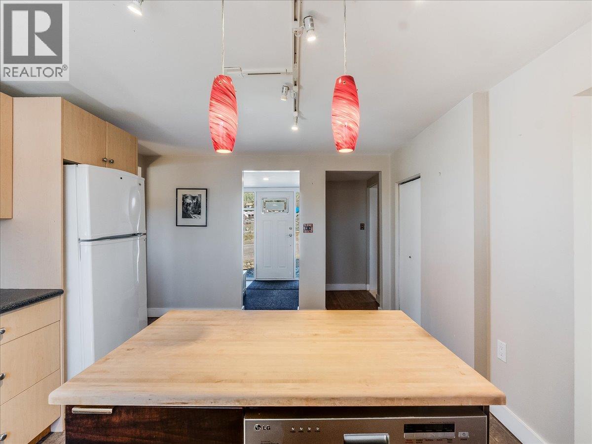 2243 First Avenue, Rossland