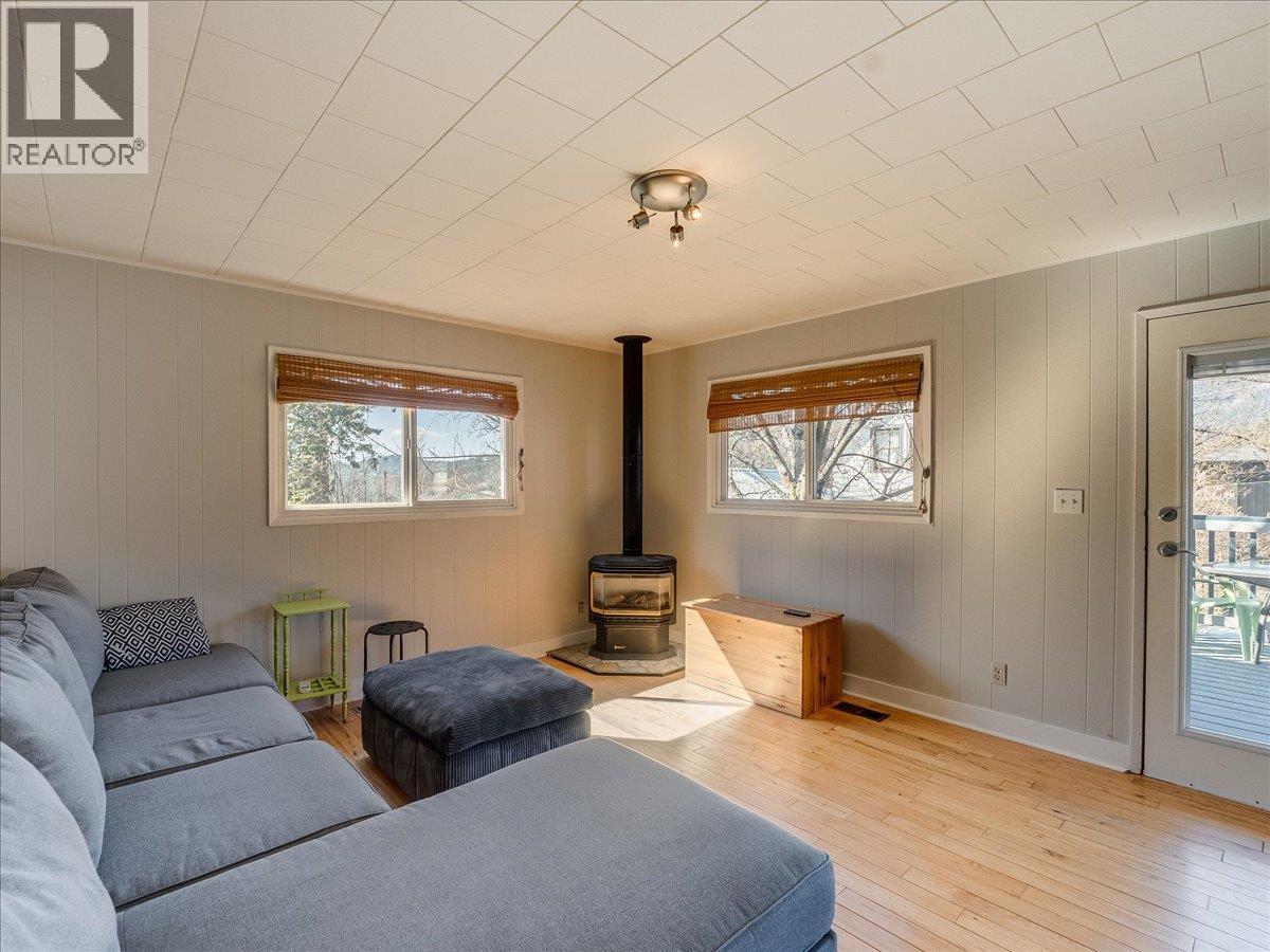 2243 First Avenue, Rossland