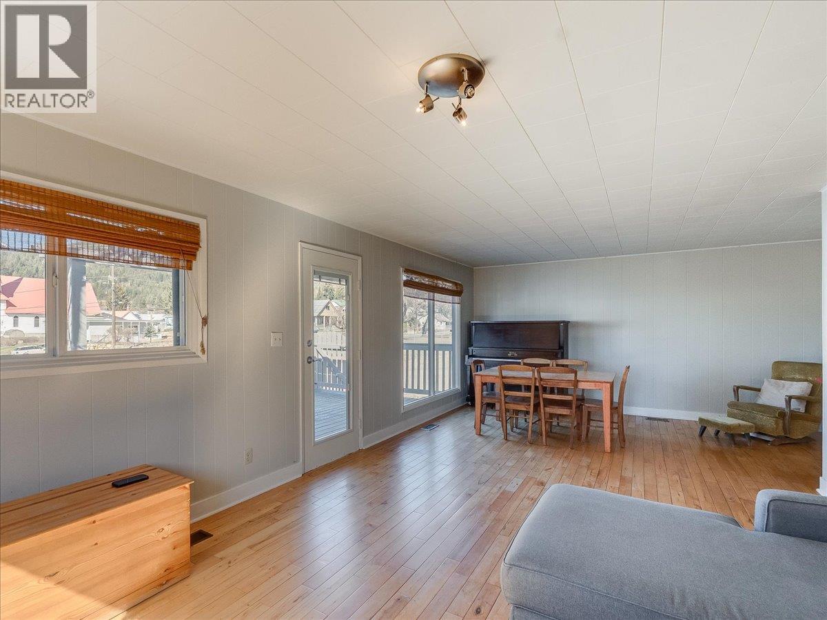 2243 First Avenue, Rossland