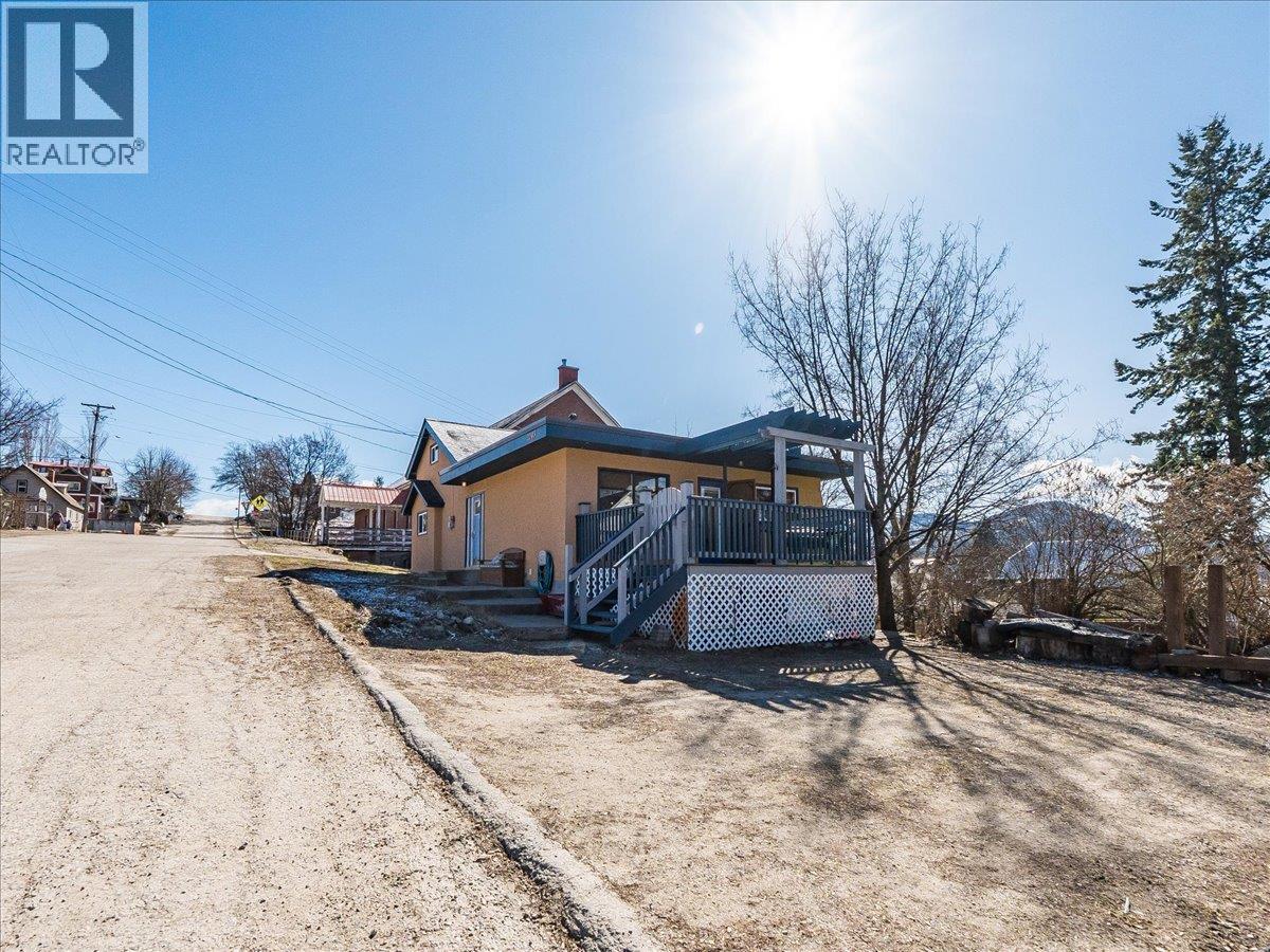 2243 First Avenue, Rossland