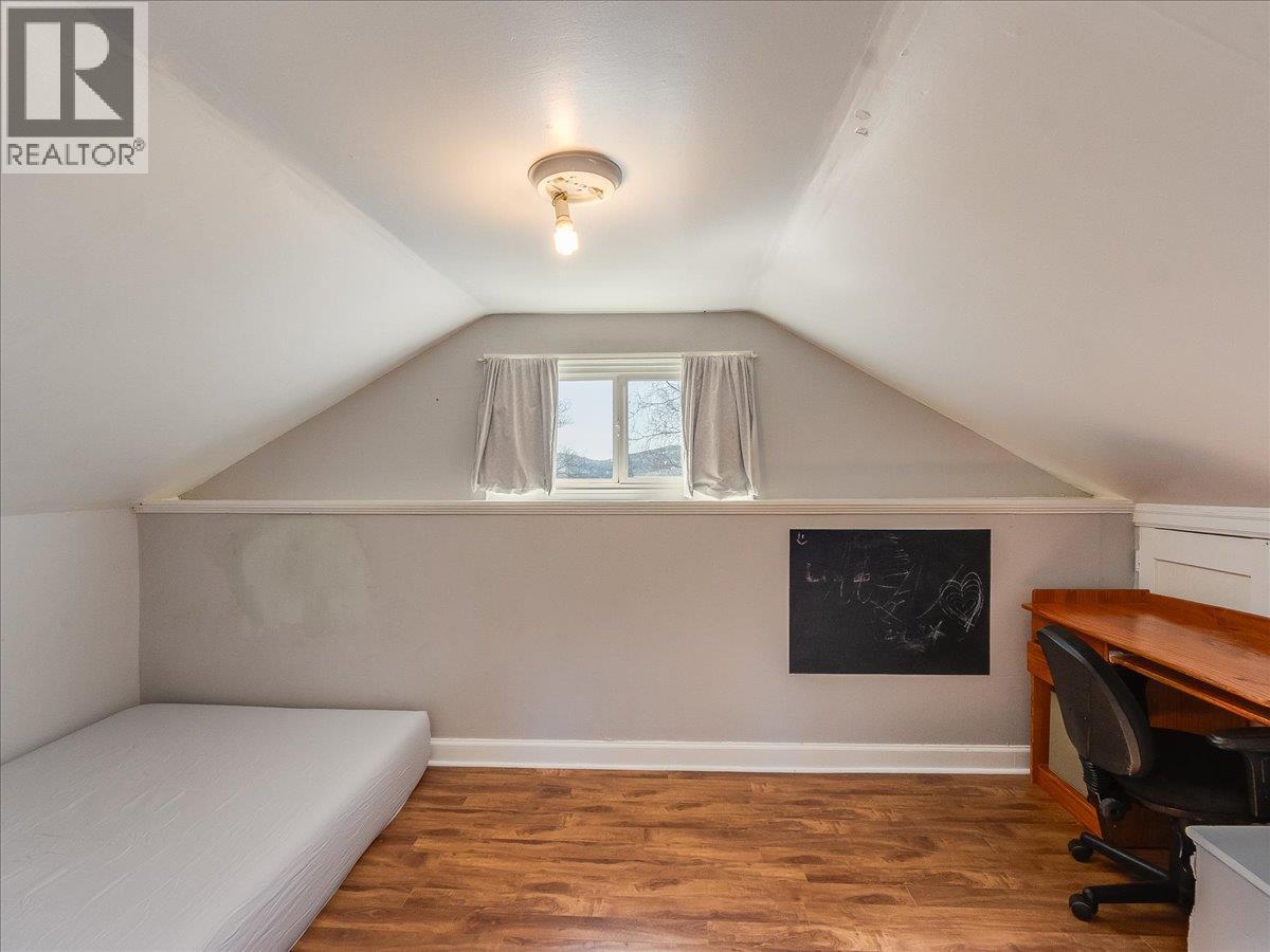 2243 First Avenue, Rossland