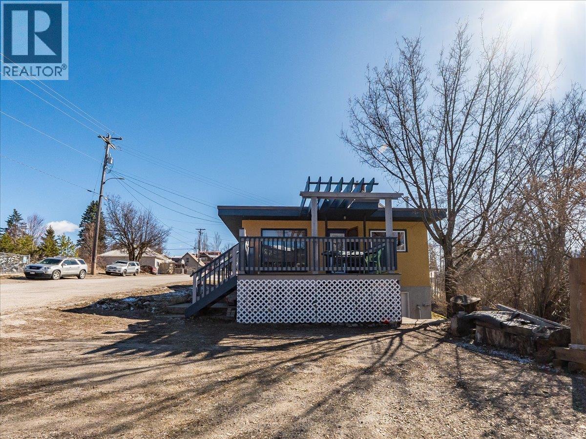 2243 First Avenue, Rossland