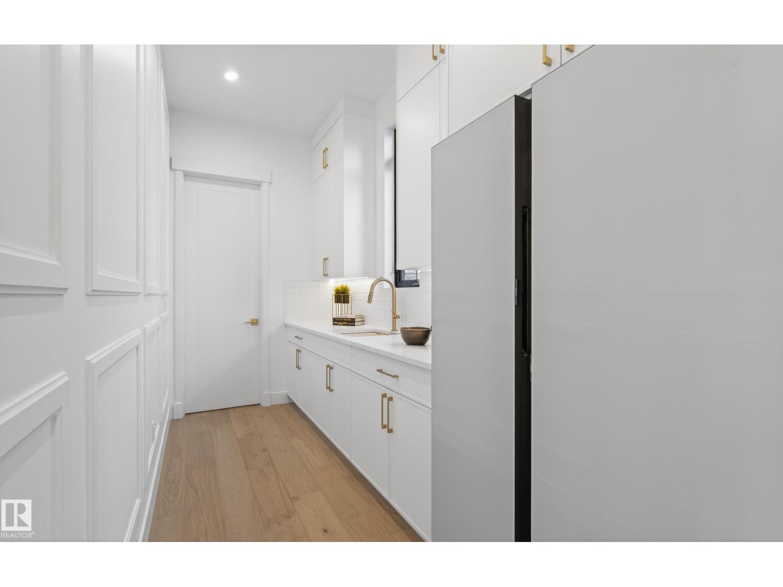 10342 138 ST NW - 21