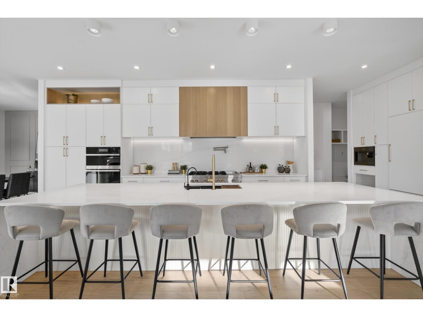 10342 138 ST NW - 4