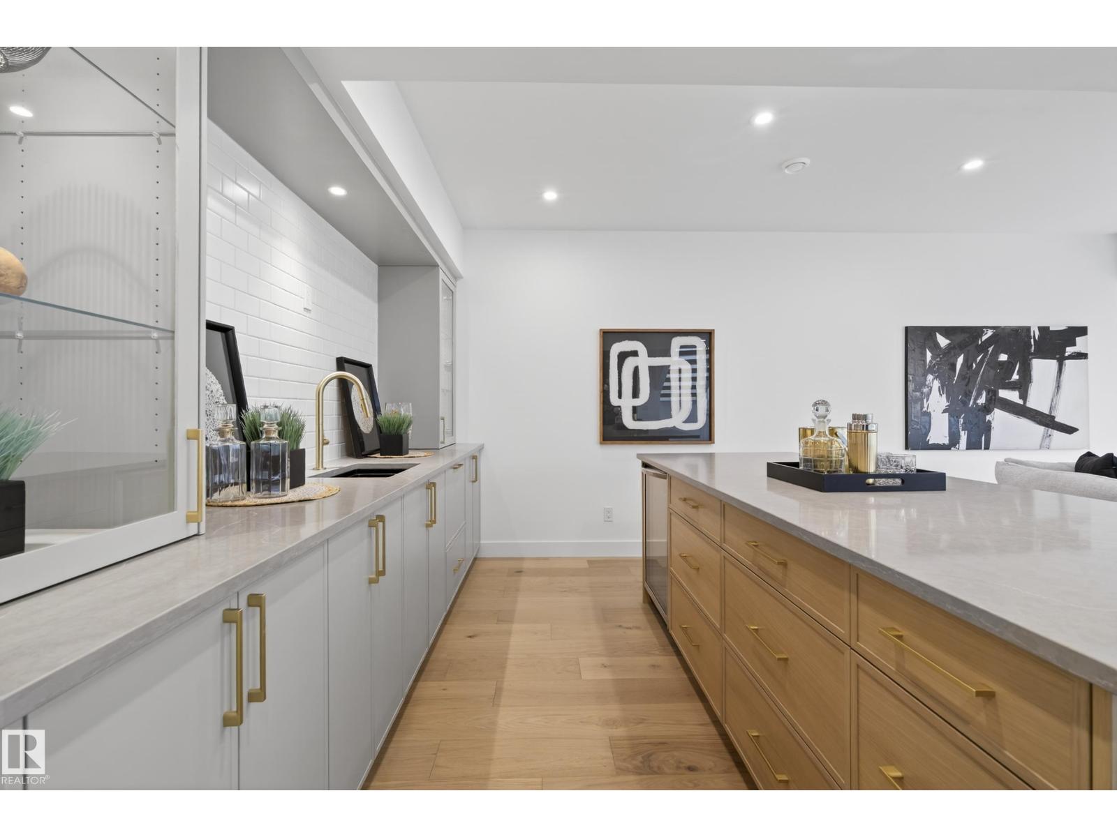 10342 138 ST NW - 62