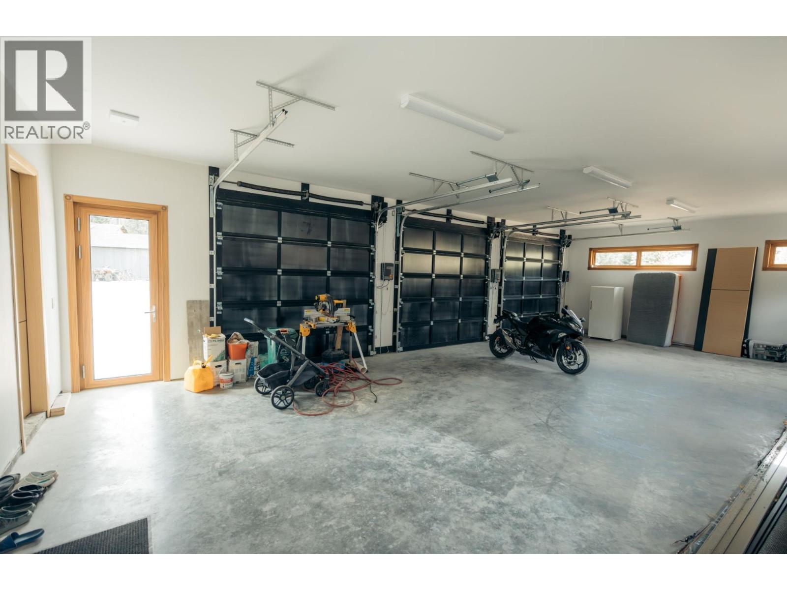 2465 COALCHUTE Road - 44