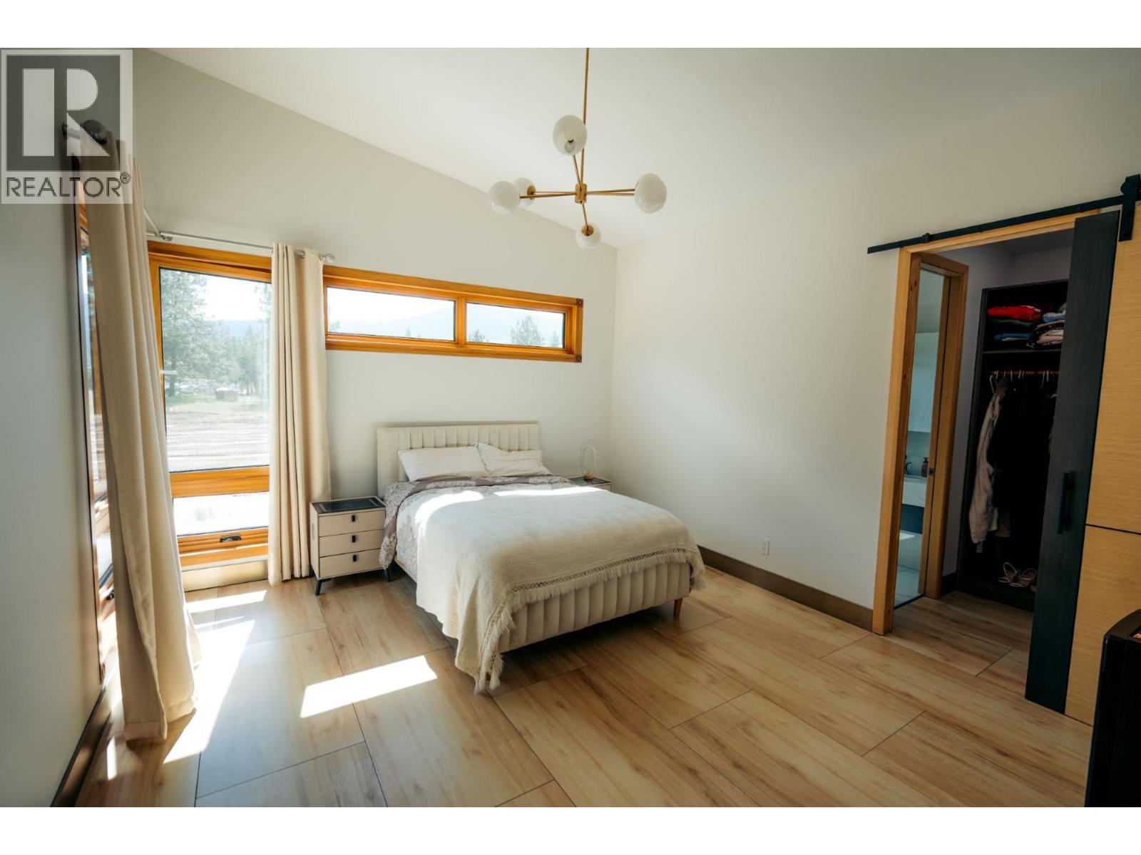 2465 COALCHUTE ROAD - 32