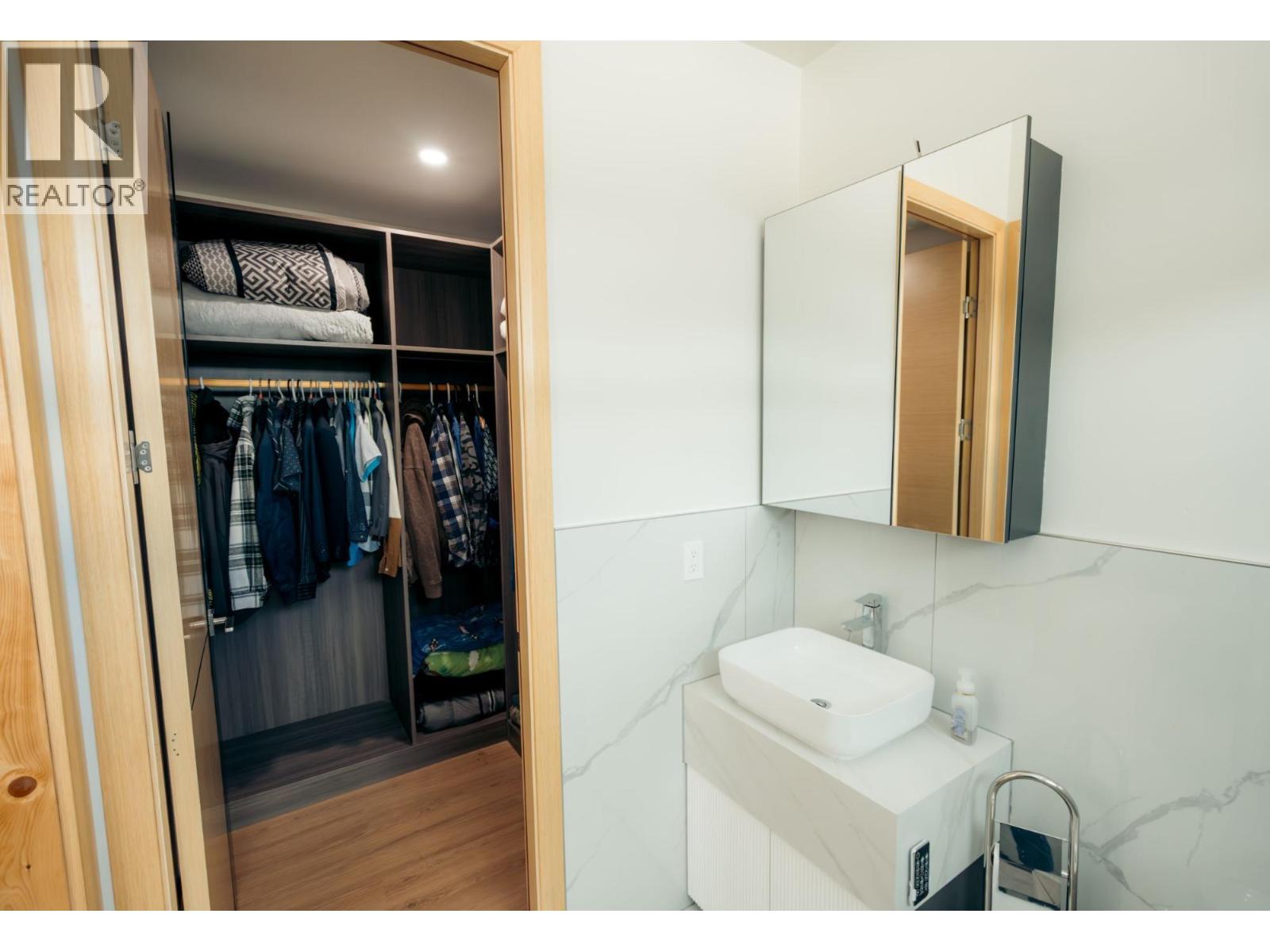 2465 COALCHUTE ROAD - 36