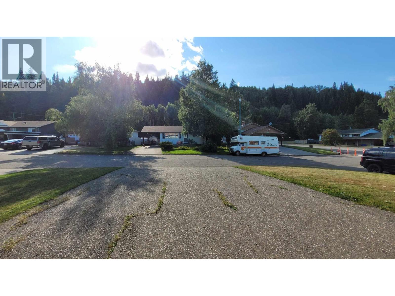 192 THACKER CRESCENT, Prince George