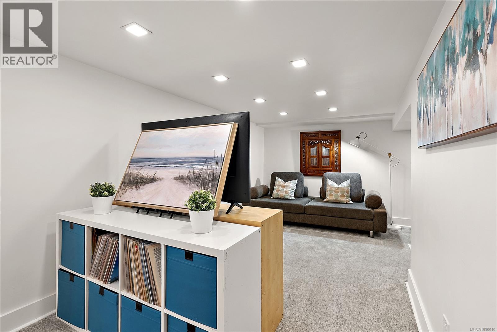  1753 Davie Street, Victoria