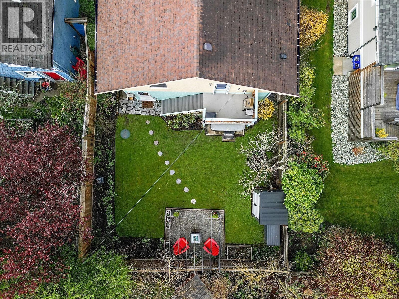  1753 Davie Street, Victoria