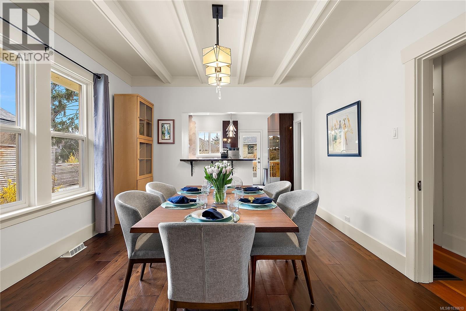  1753 Davie Street, Victoria