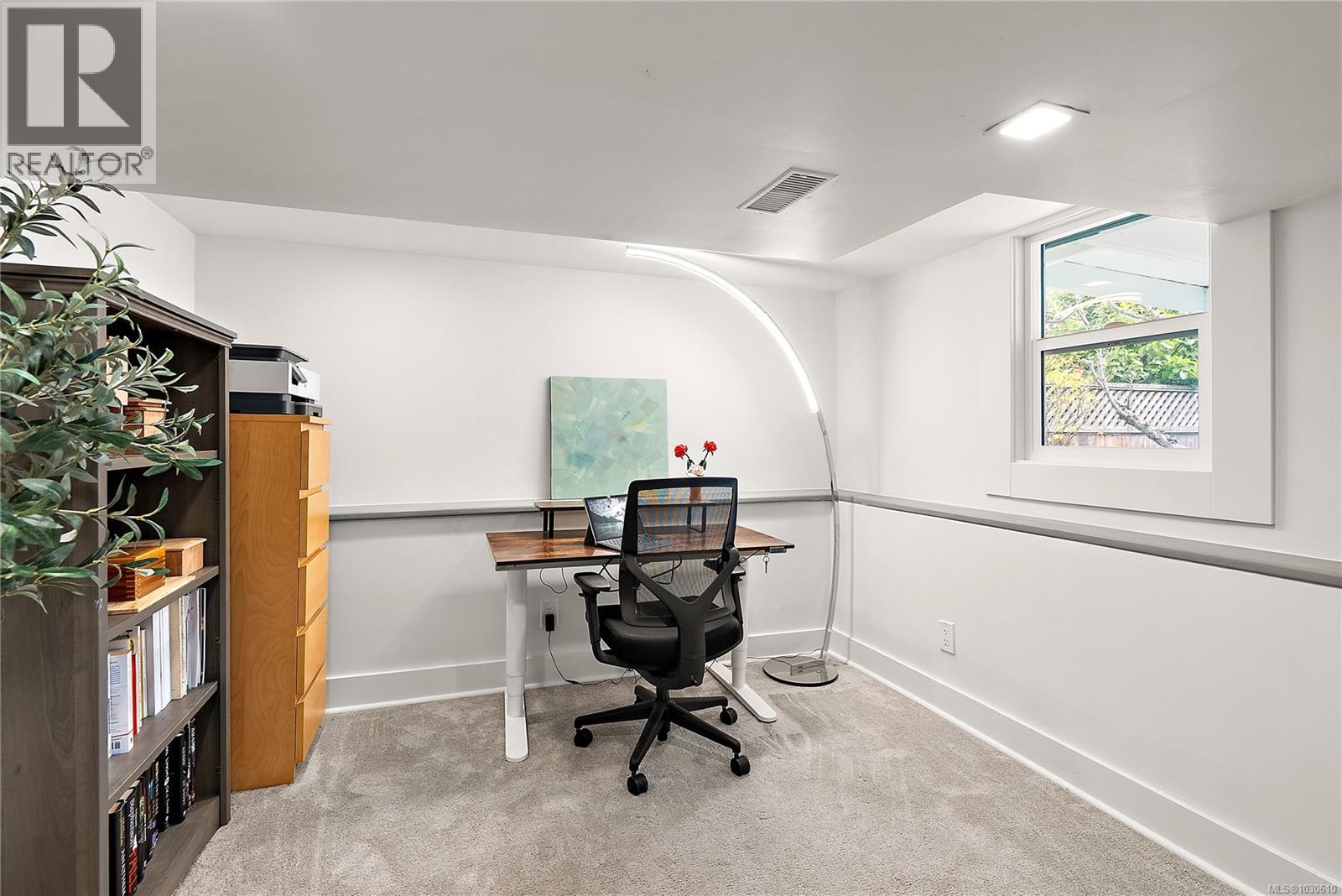  1753 Davie Street, Victoria