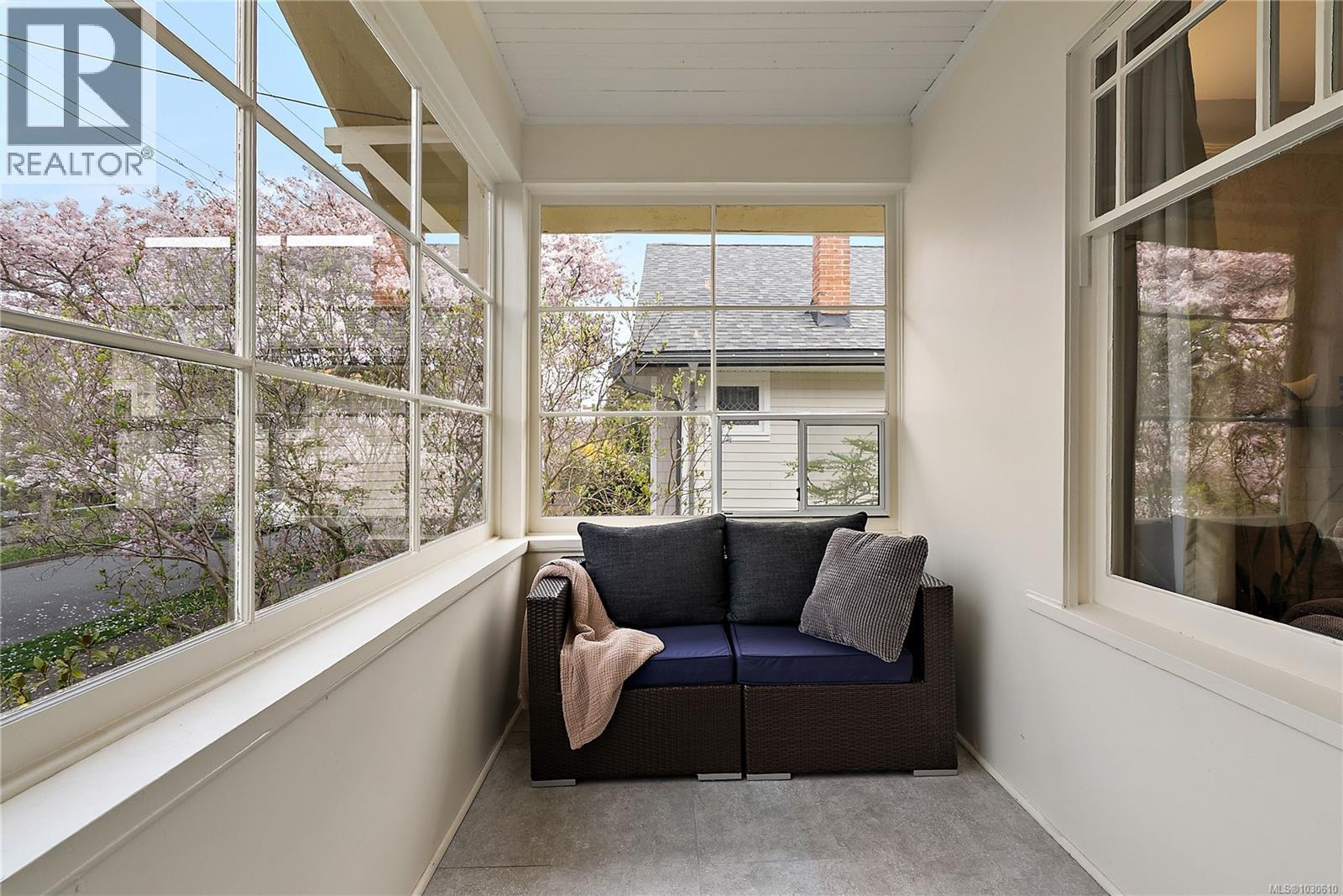  1753 Davie Street, Victoria