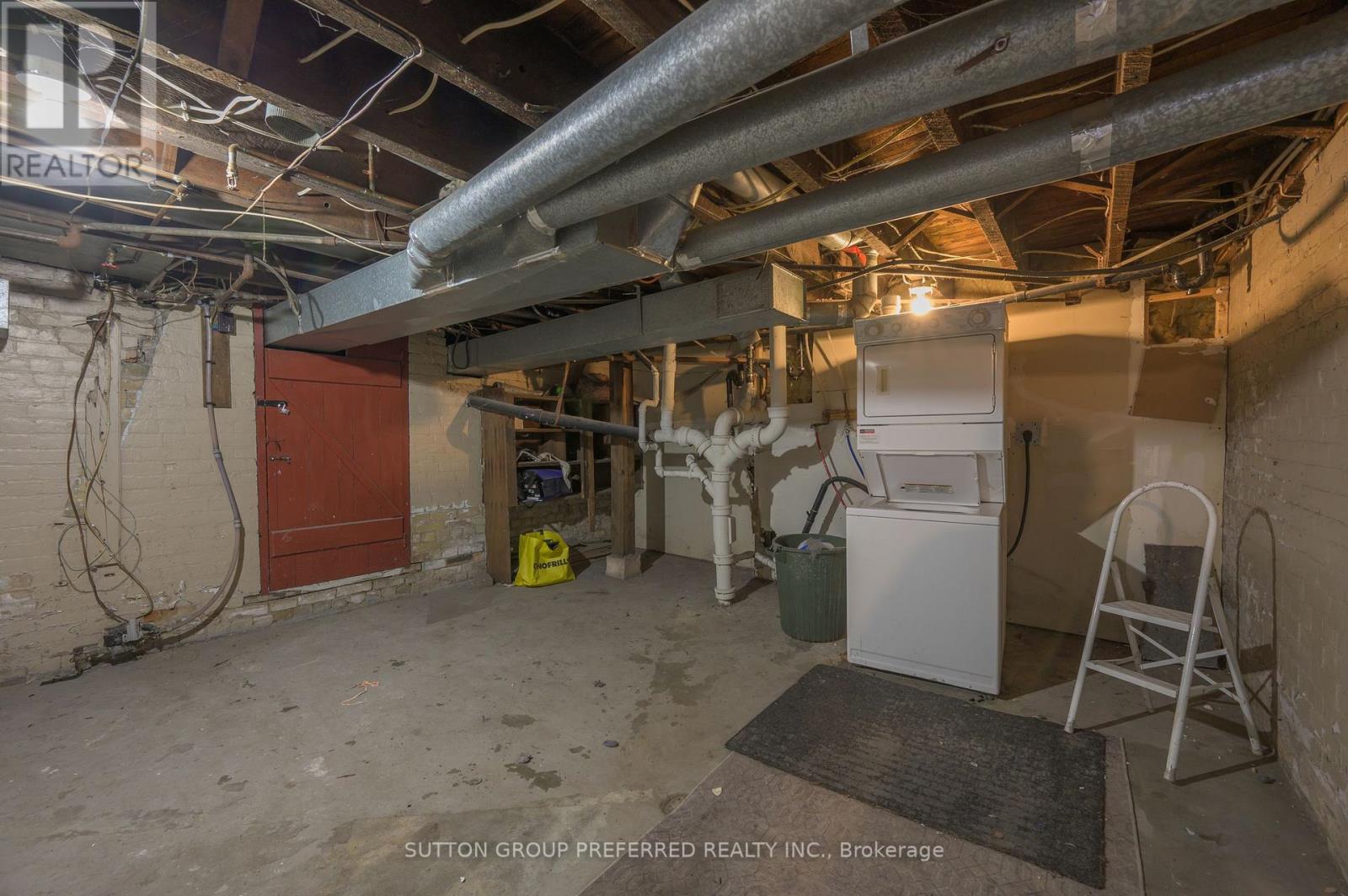 51 STANLEY STREET - 32