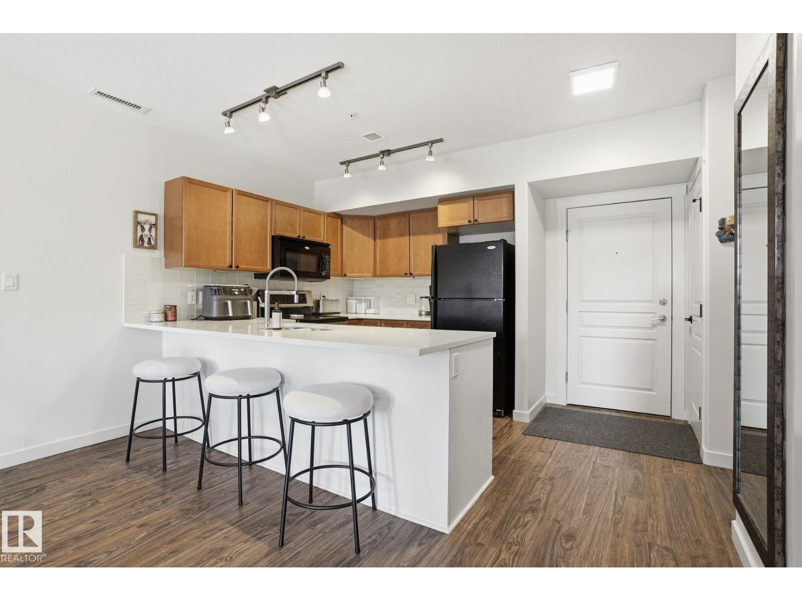 #212 501 PALISADES WY - 4