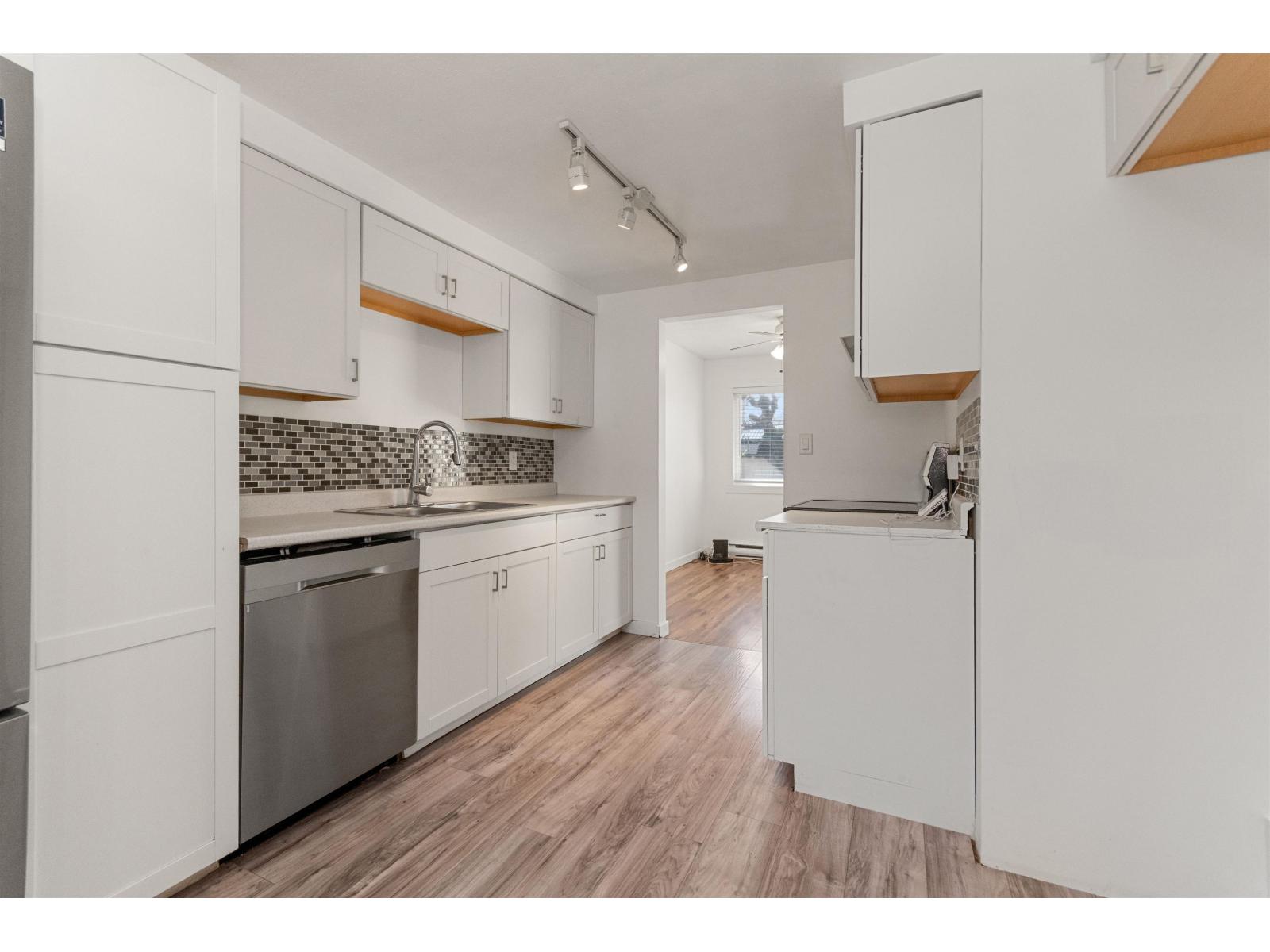 49 46689 FIRST AVENUE, Chilliwack Proper East, Chilliwack