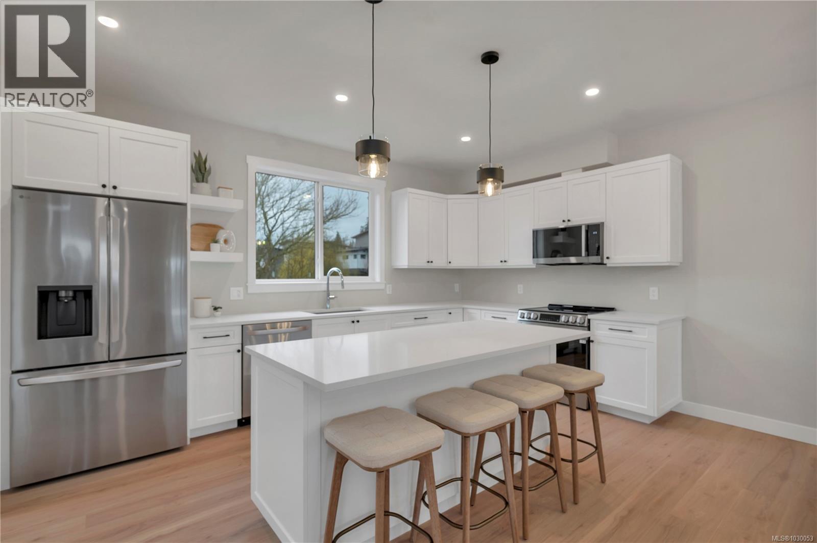 2022A Galerno Rd, Campbell River