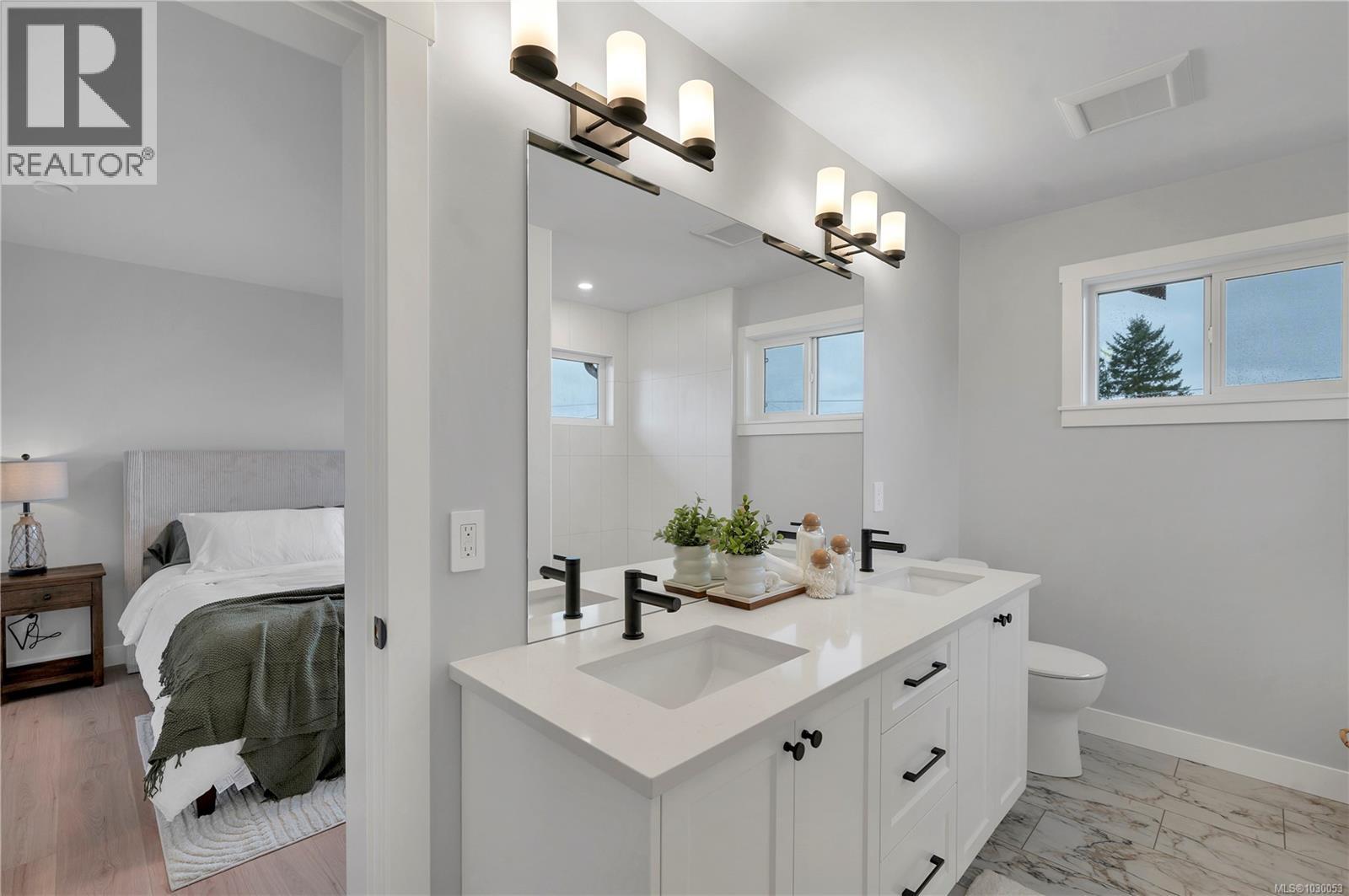 2022A Galerno Rd, Campbell River