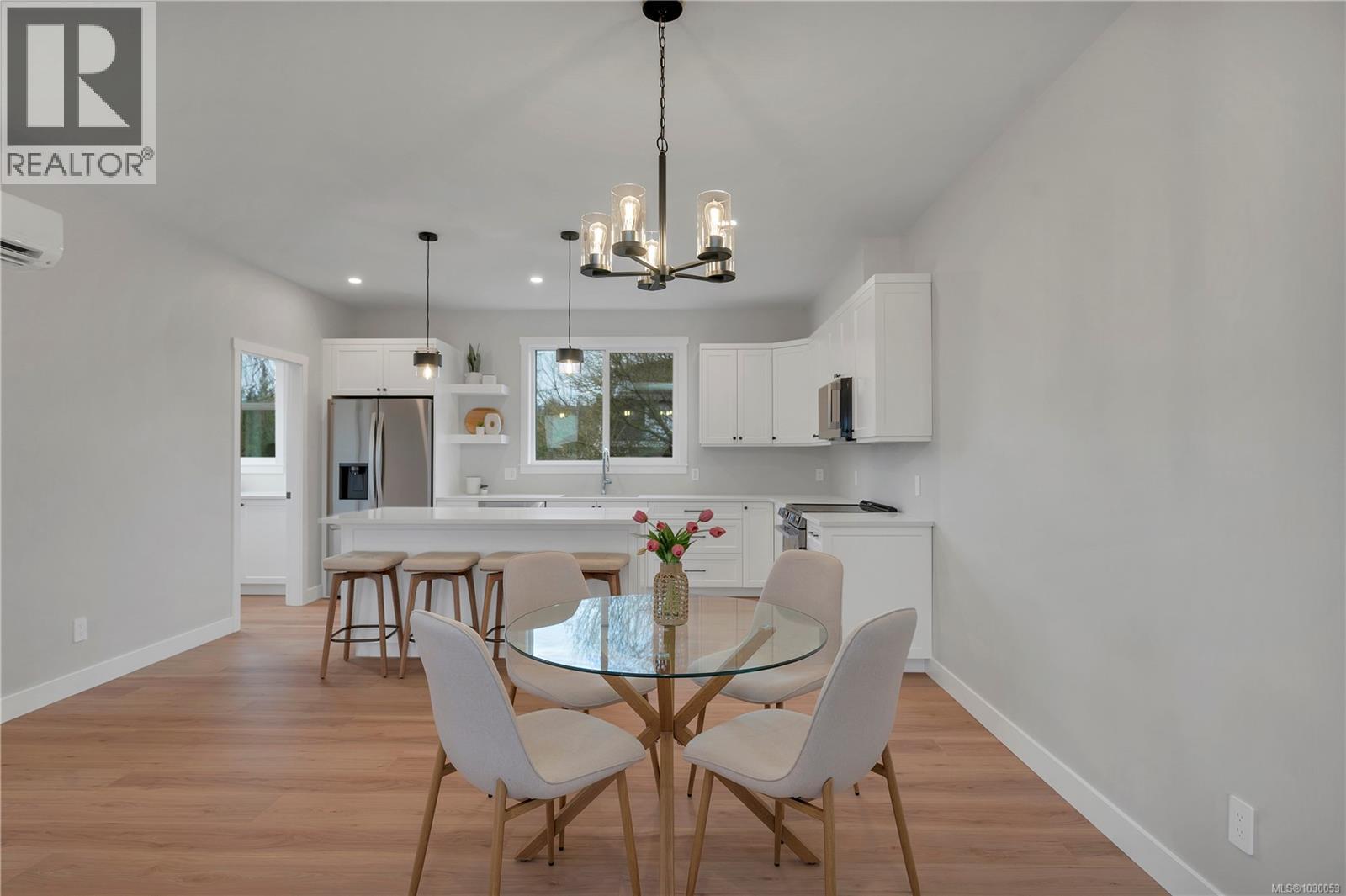 2022A Galerno Rd, Campbell River