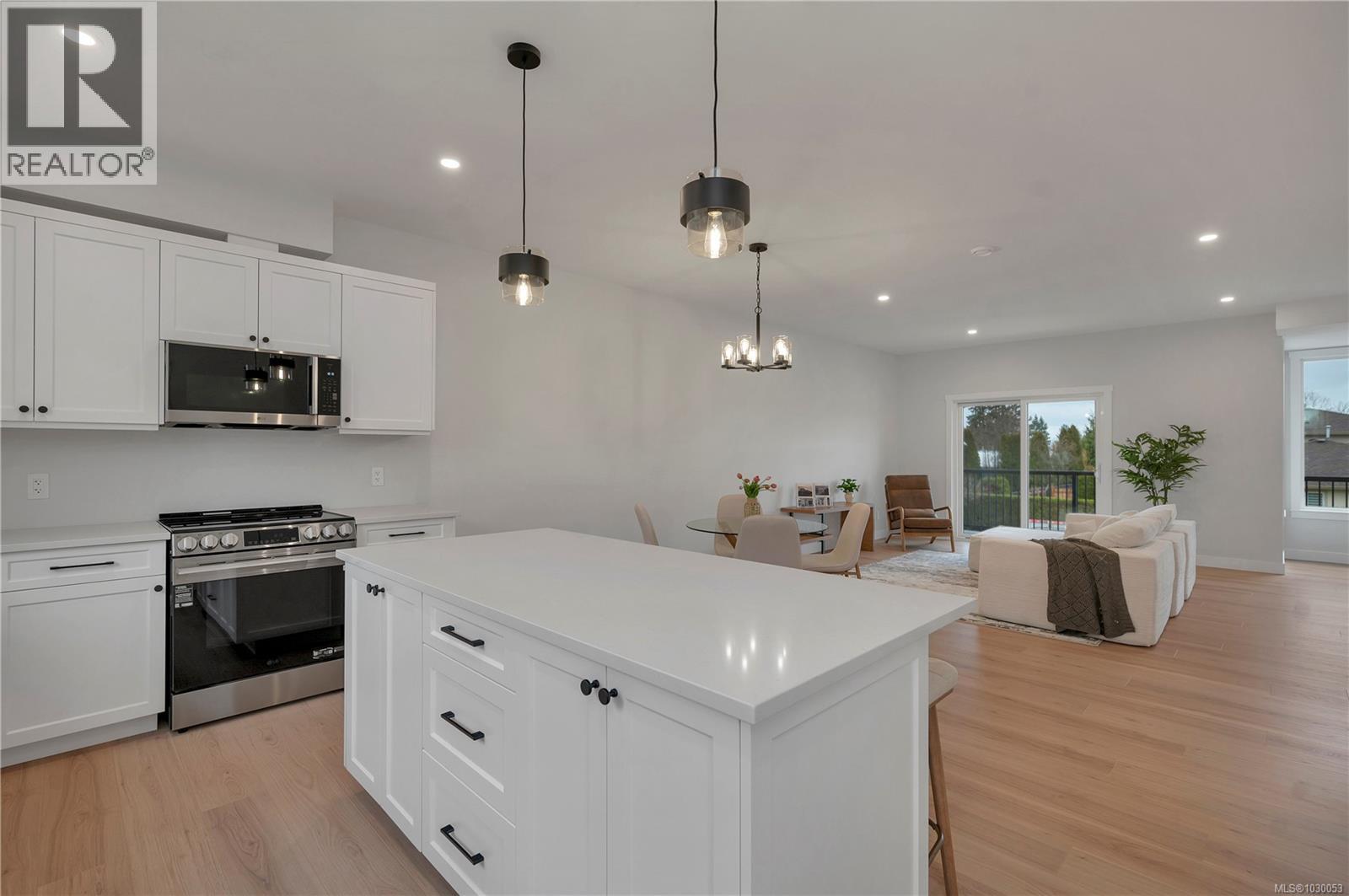 2022A Galerno Rd, Campbell River