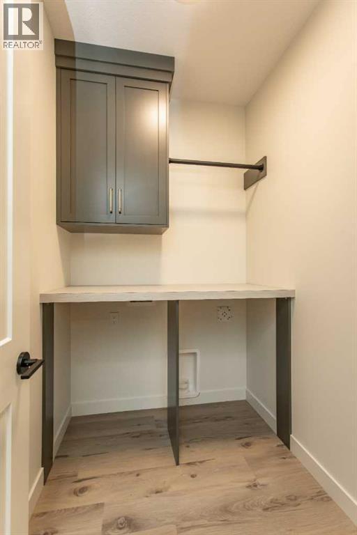 20 EMMETT CRESCENT - 12