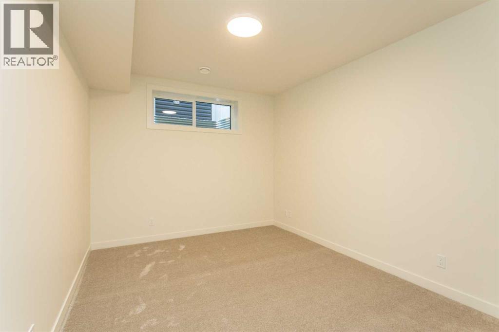 20 EMMETT CRESCENT - 23