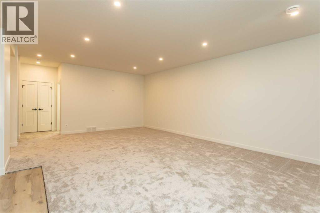 20 EMMETT CRESCENT - 20