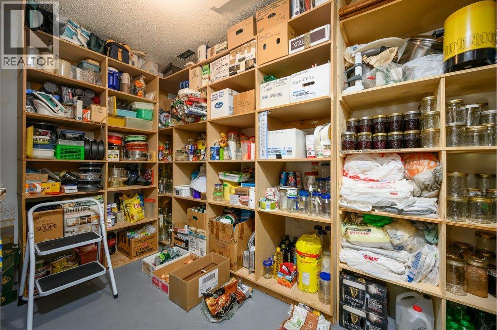 809 Cavalier Drive, Vernon