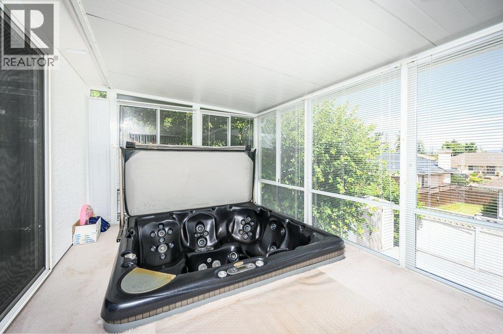 809 Cavalier Drive, Vernon