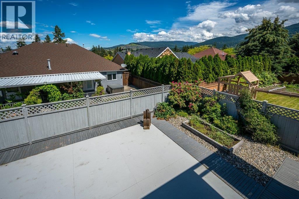 809 Cavalier Drive, Vernon