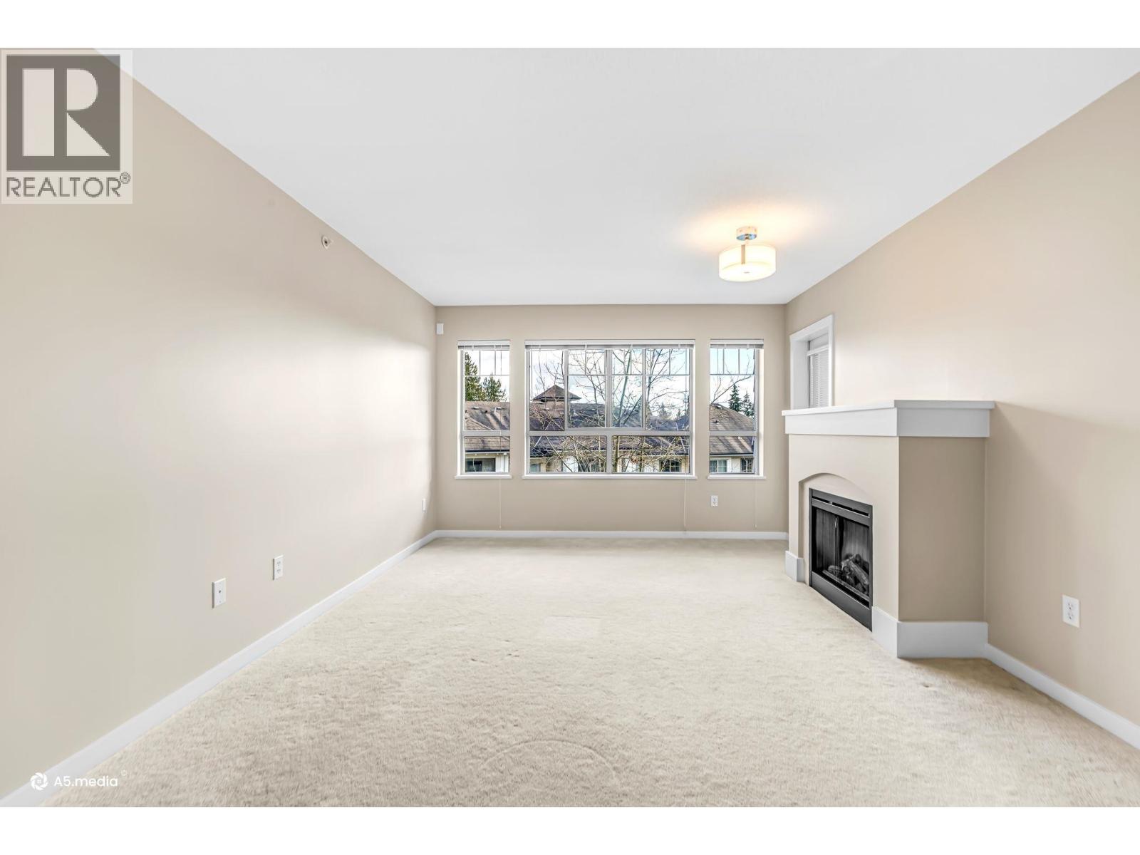 401 2951 SILVER SPRINGS BOULEVARD, Coquitlam