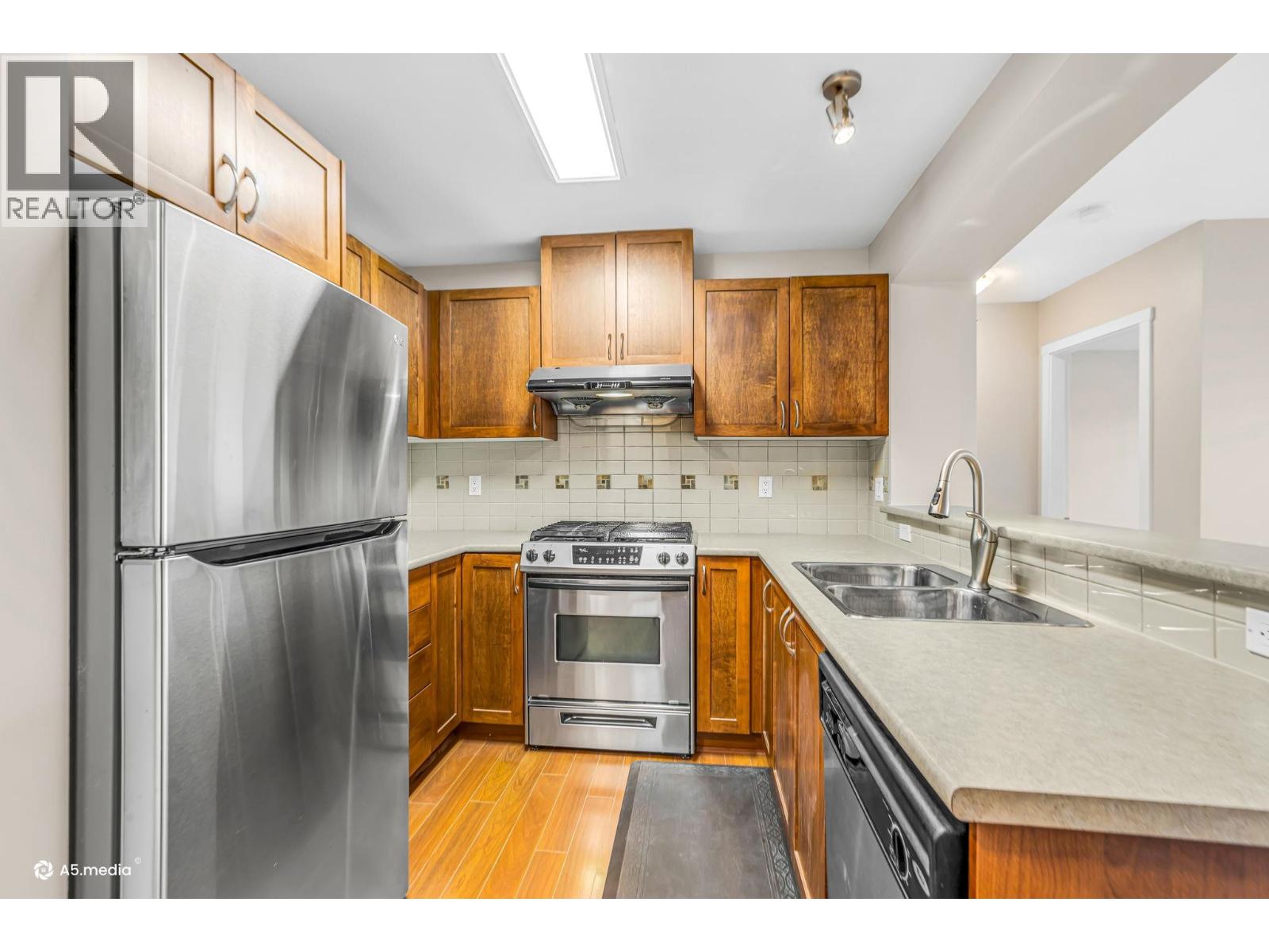 401 2951 SILVER SPRINGS BOULEVARD, Coquitlam