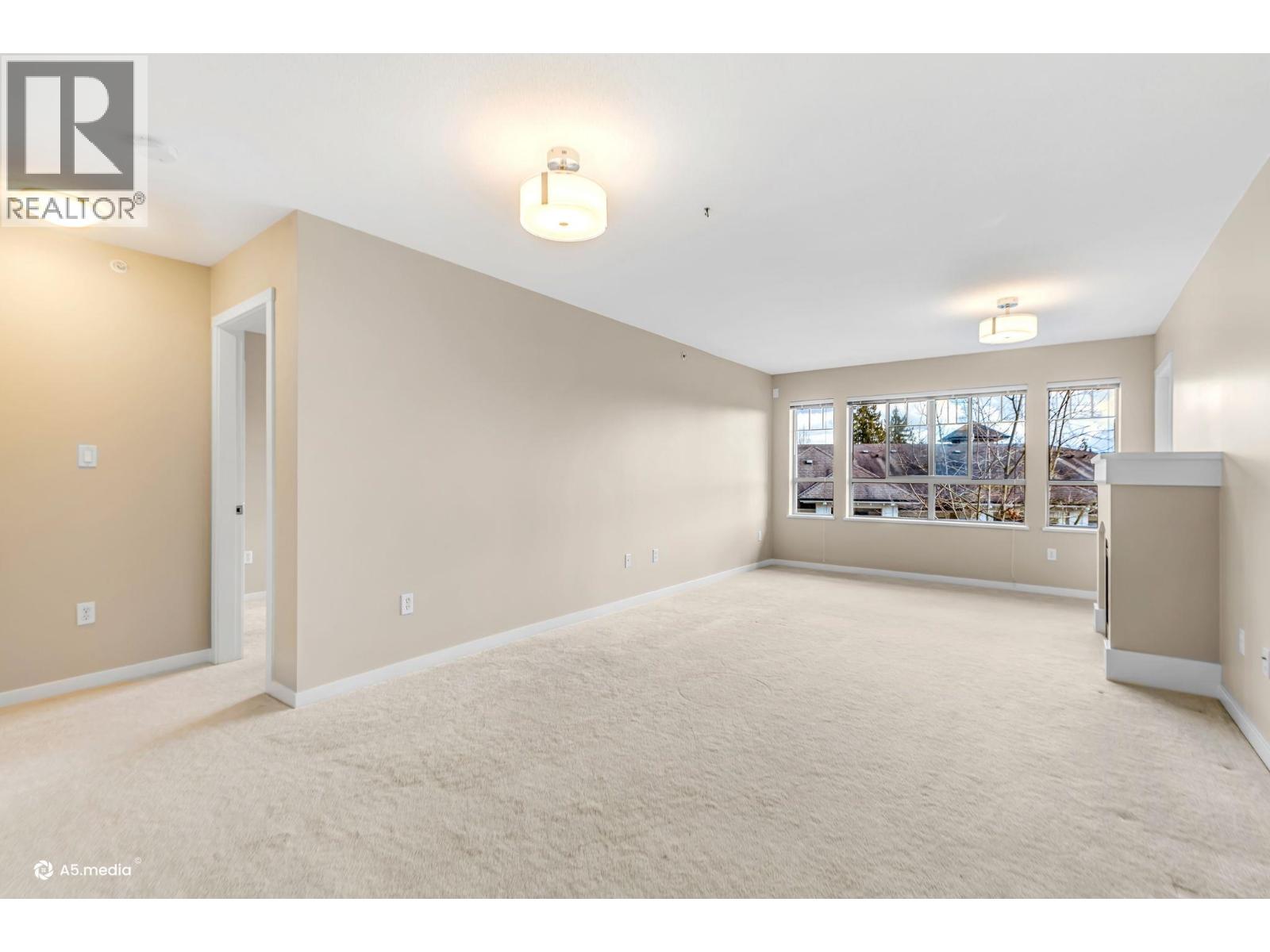 401 2951 SILVER SPRINGS BOULEVARD, Coquitlam