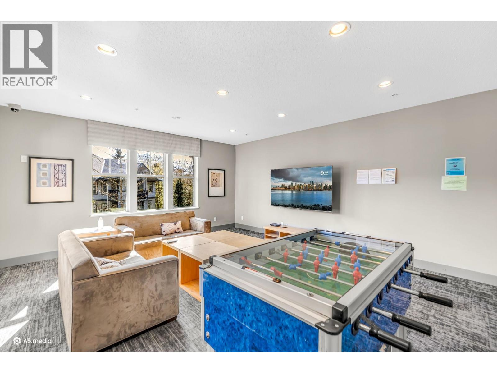 401 2951 SILVER SPRINGS BOULEVARD, Coquitlam