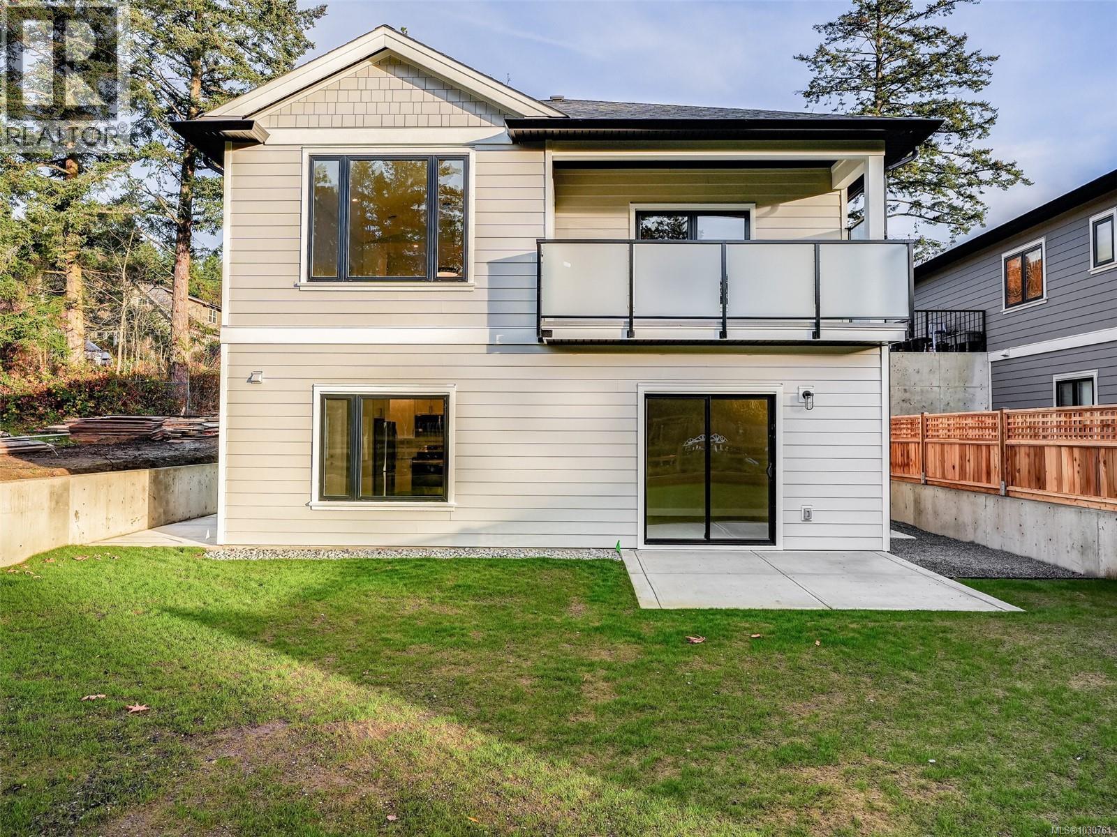 10950 Chalet Road, North Saanich