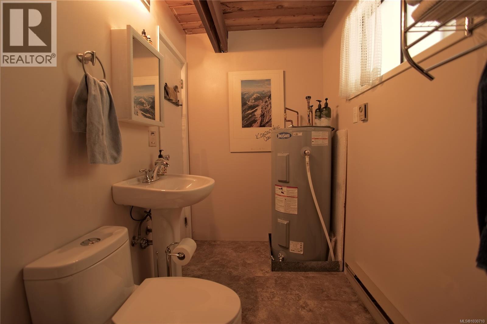 155 Mountain Park Dr, Salt Spring