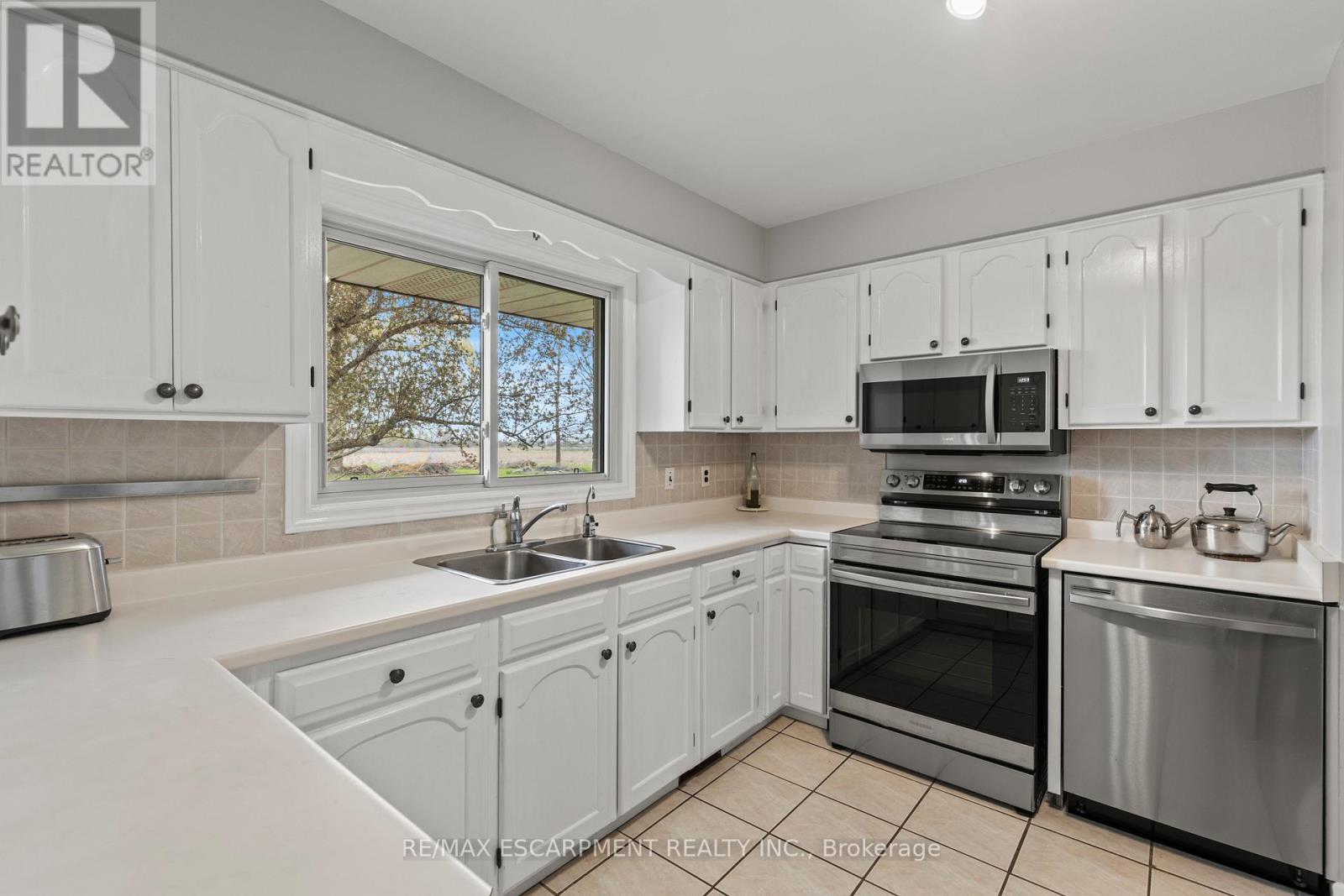 488 TOWNLINE ROAD - 11