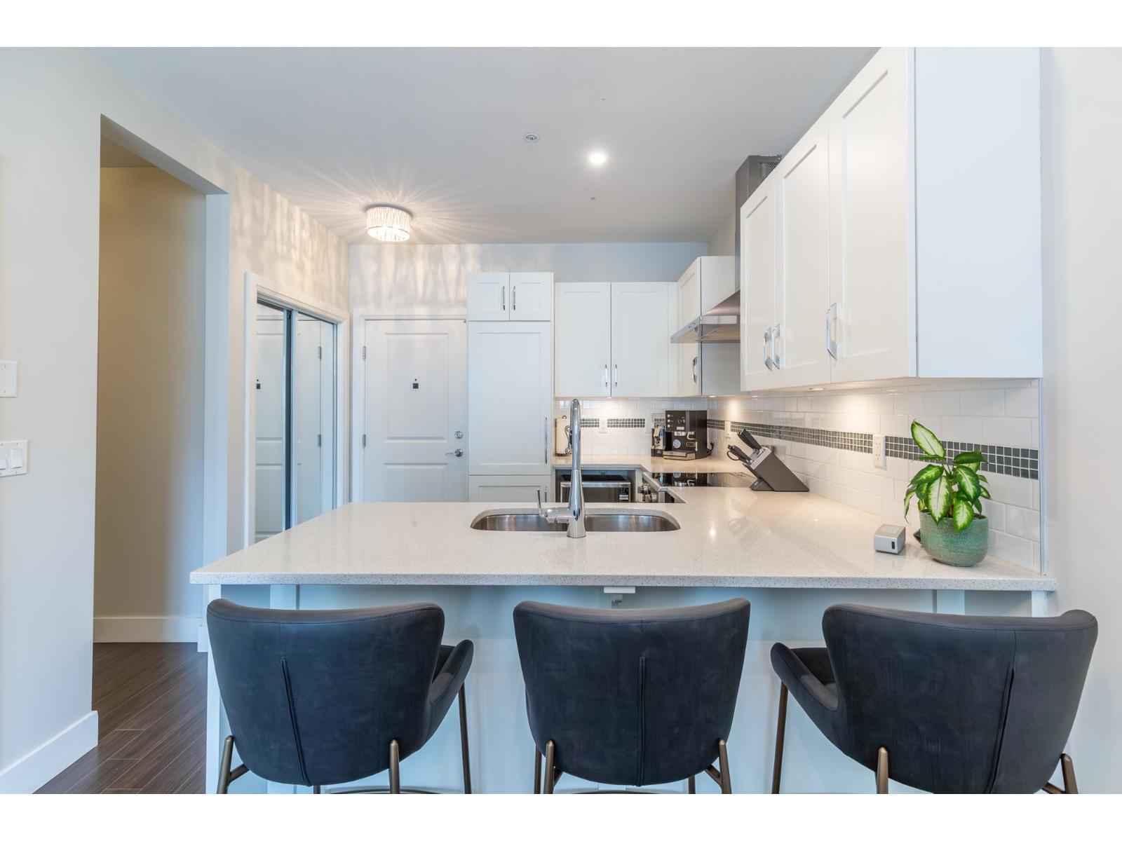 202 45389 CHEHALIS DRIVE, Garrison Crossing, Chilliwack