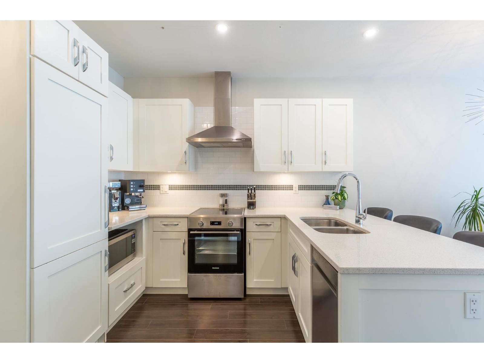 202 45389 CHEHALIS DRIVE, Garrison Crossing, Chilliwack