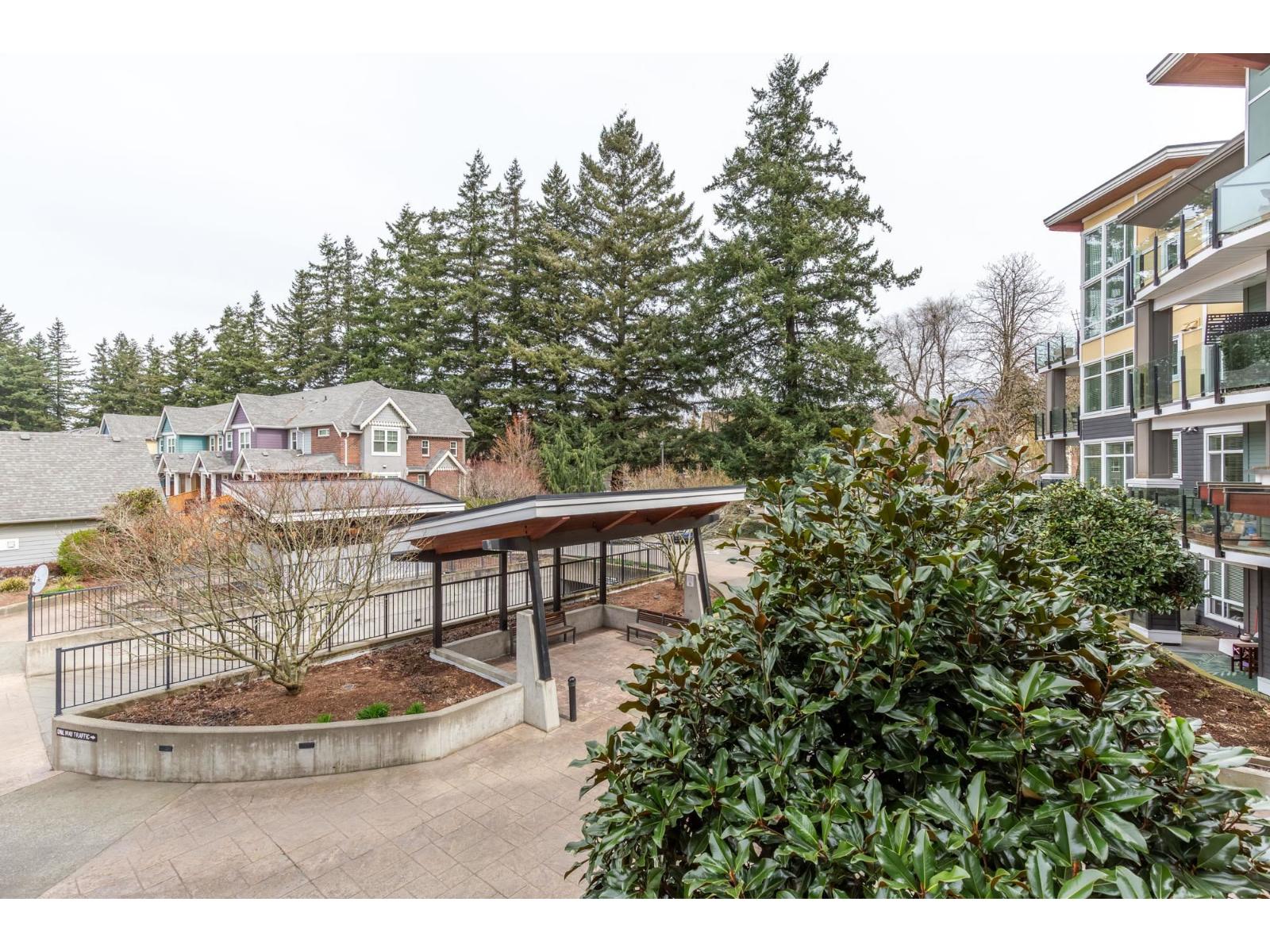 202 45389 CHEHALIS DRIVE, Garrison Crossing, Chilliwack