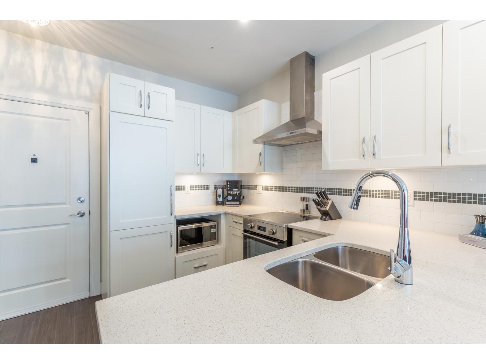 202 45389 CHEHALIS DRIVE, Garrison Crossing, Chilliwack