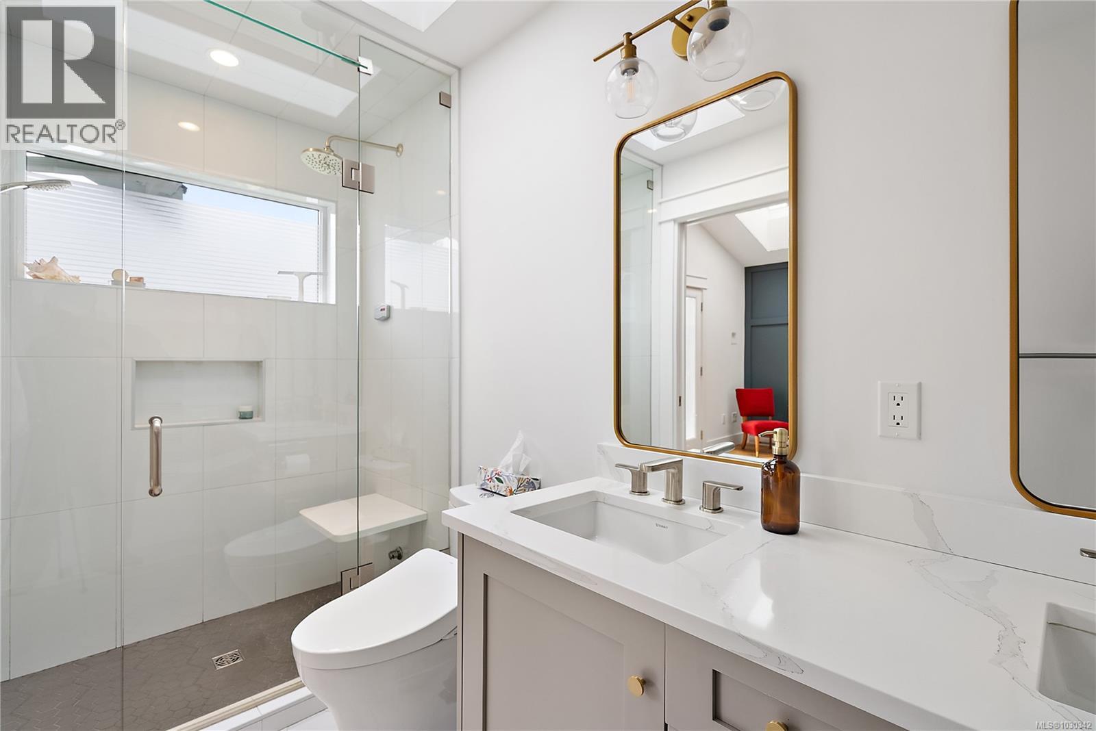 131 LADYSMITH St - 19